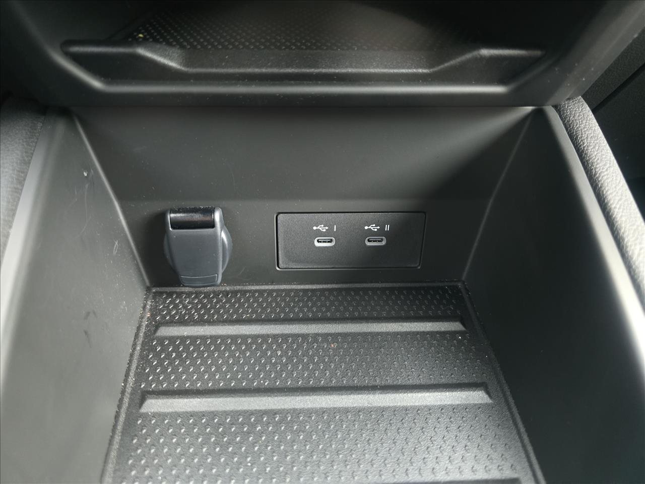 Renault CAPTUR Captur 1.3 TCe mHEV Techno EDC 2024
