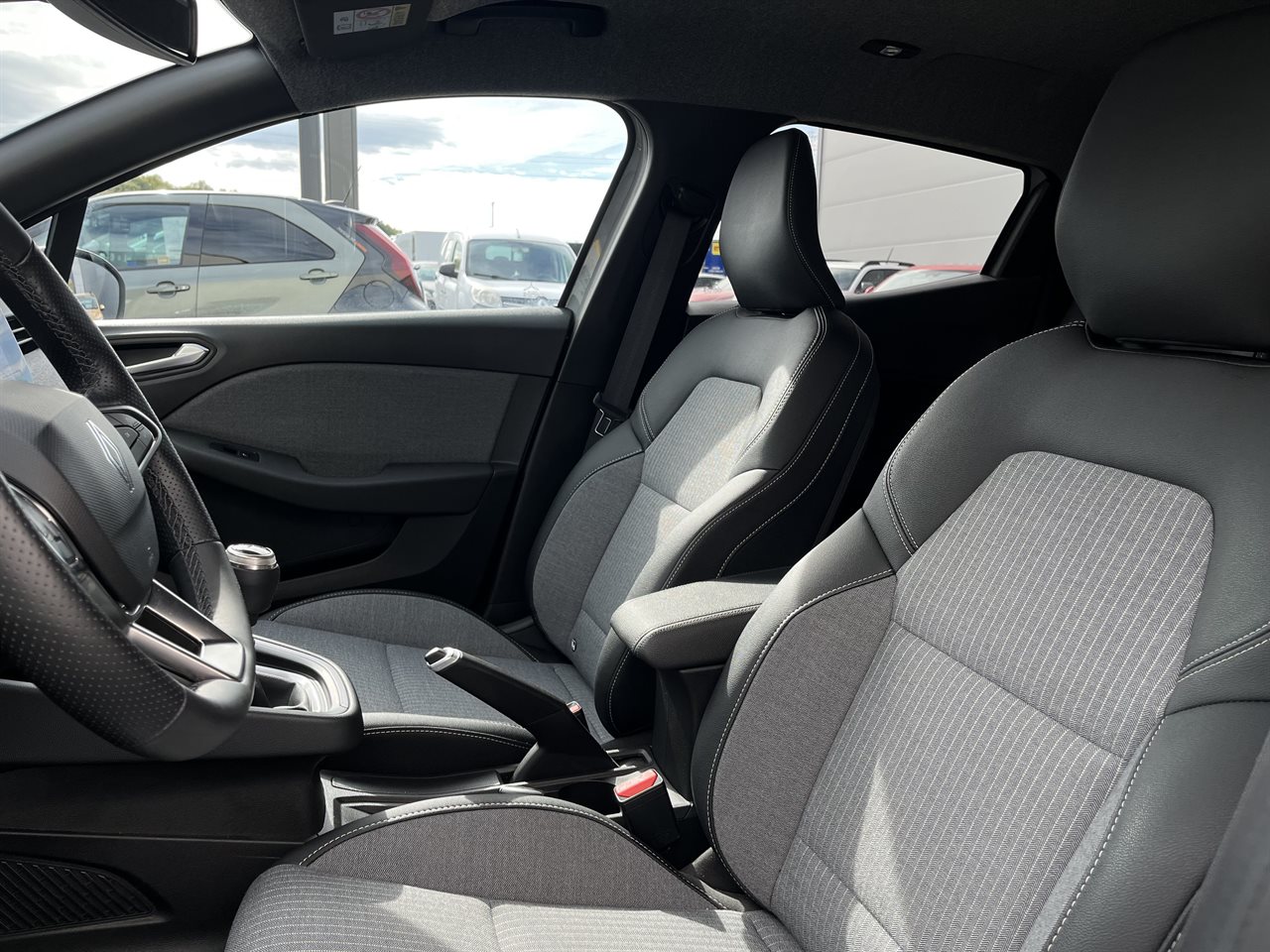 Renault CLIO Clio 1.0 TCe Techno 2025