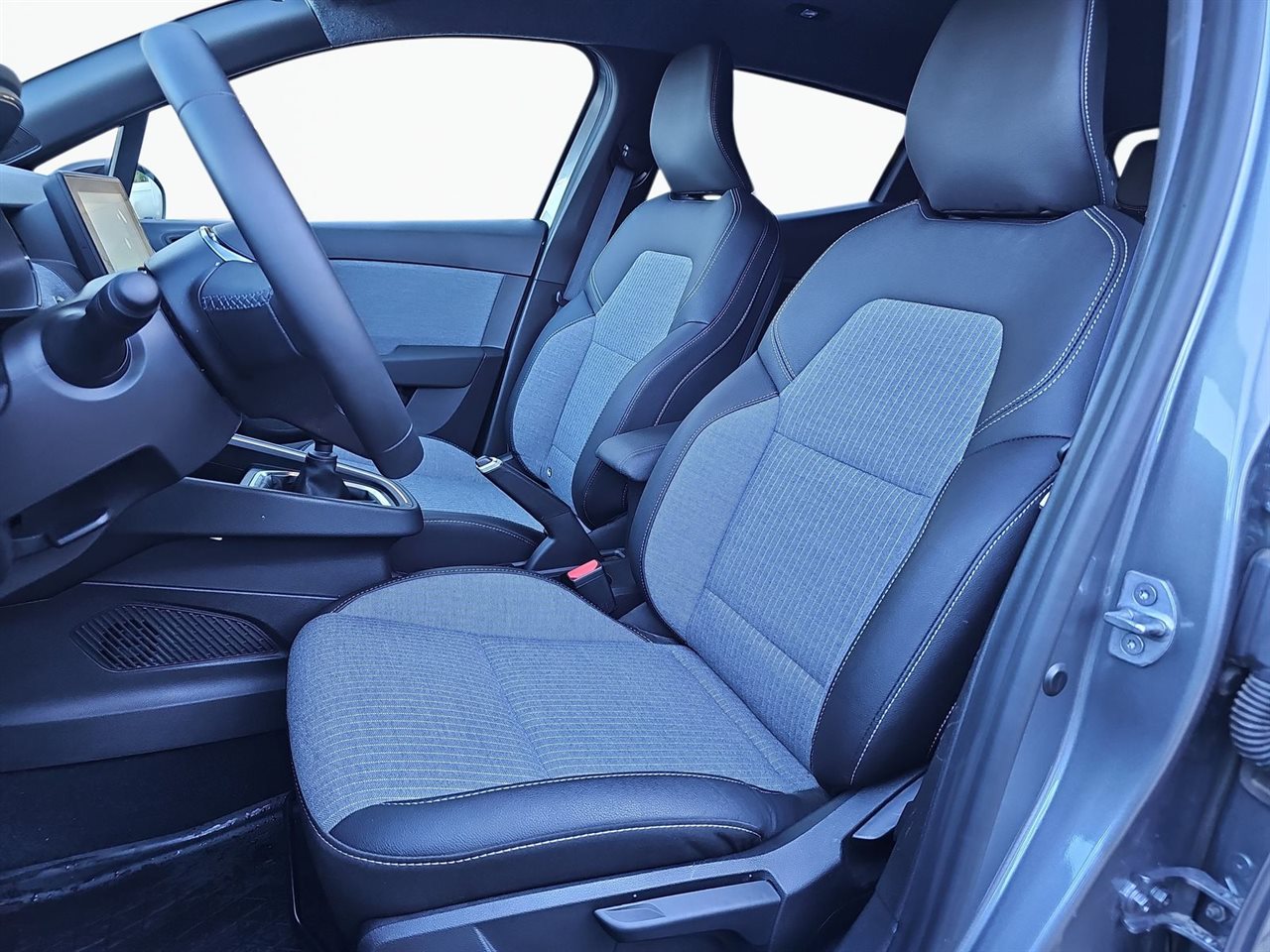 Renault CLIO Clio 1.0 TCe Techno LPG 2025