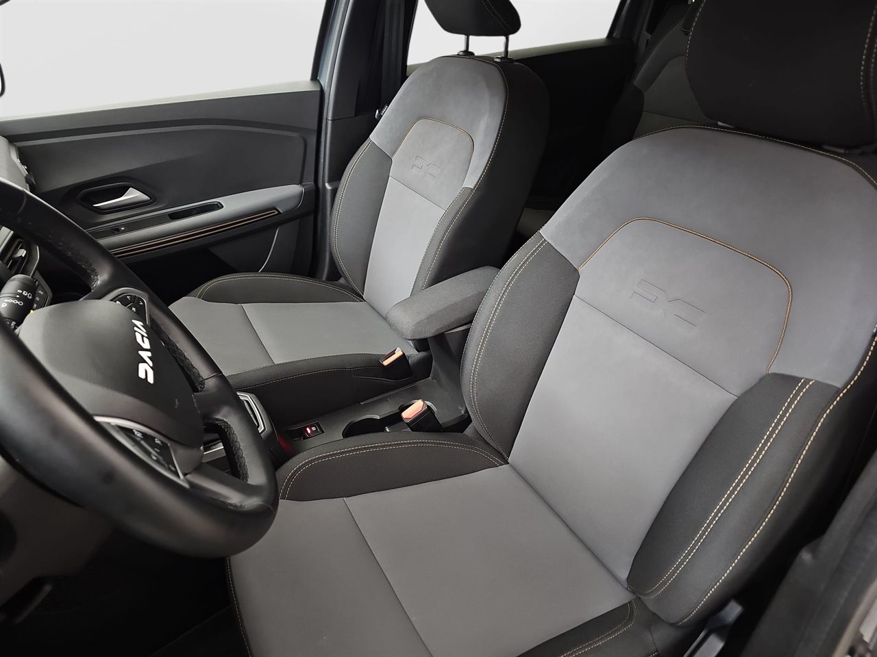 Dacia JOGGER Jogger 1.6 Full Hybrid 140 Extreme MMT 7os. 2025