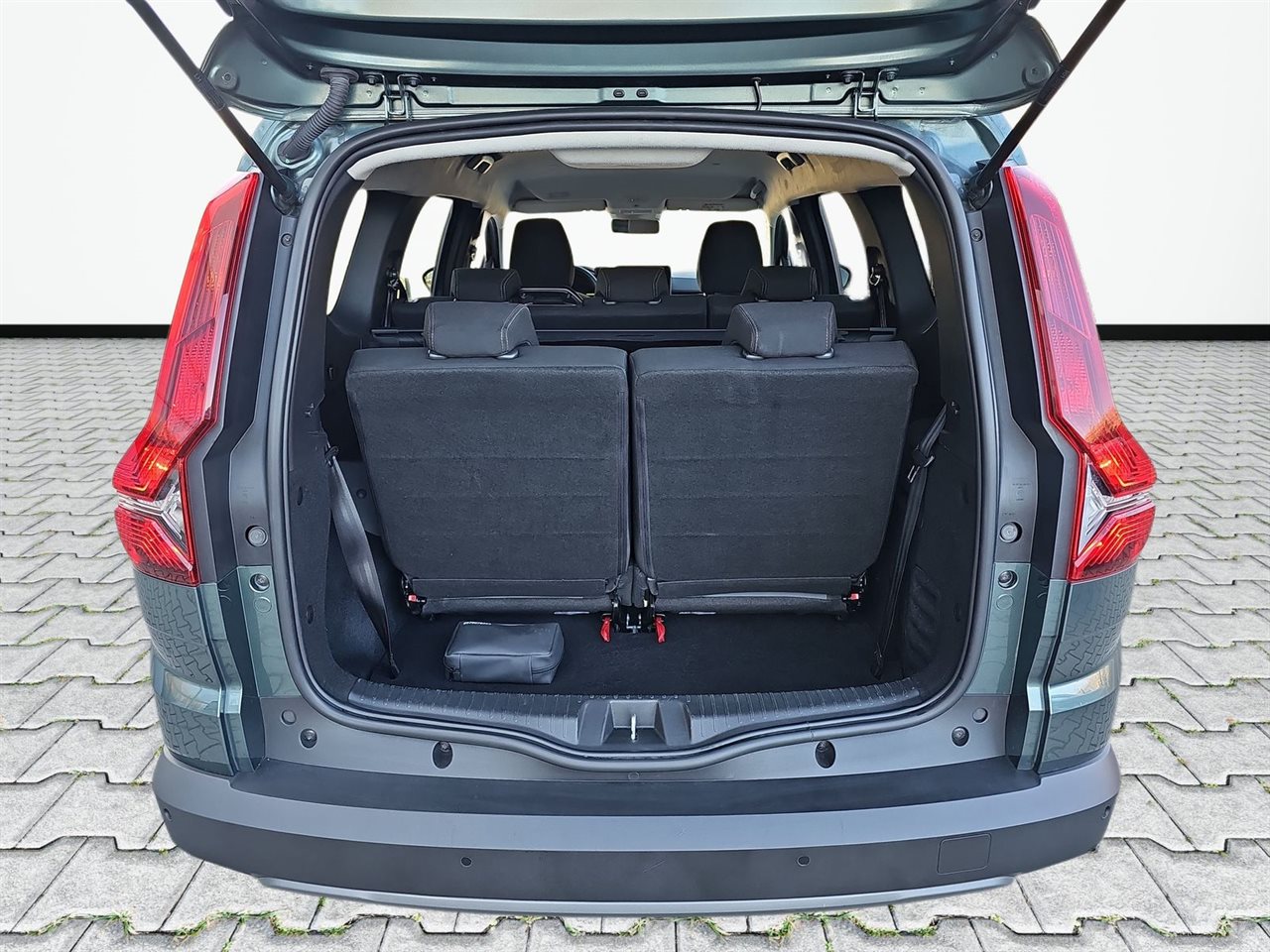 Dacia JOGGER Jogger 1.6 Full Hybrid 140 Extreme MMT 7os. 2025